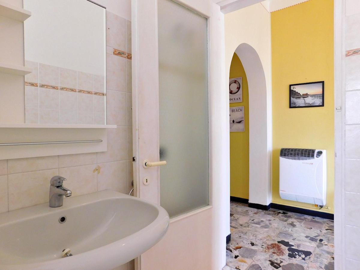 Villa Unifamiliare Con Posto Auto! Леванто Экстерьер фото